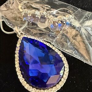 Elegant Blue Teardrop Pendant Necklace & earrings